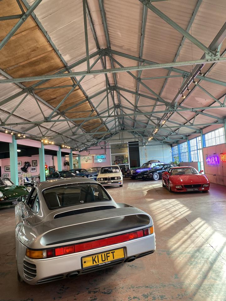Porsche 959 inside the Duke of London showroom